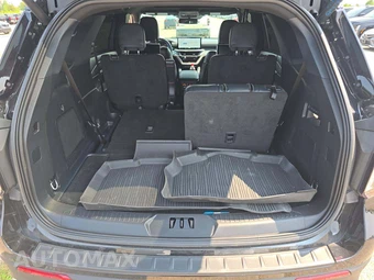 2025 Ford Explorer ST - miniatura 15