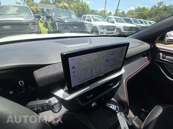 2025 Ford Explorer ST - miniatura 10