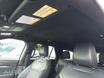 2025 Ford Explorer ST-Line - miniatura 11