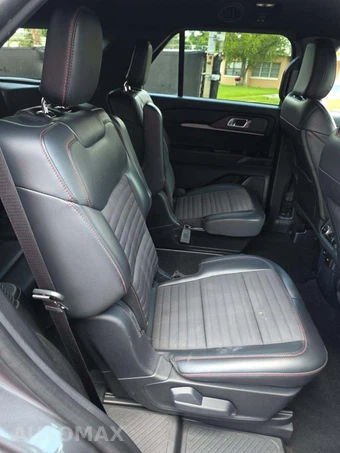 2025 Ford Explorer ST-Line - miniatura 17