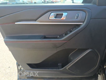 2025 Ford Explorer ST-Line - miniatura 9