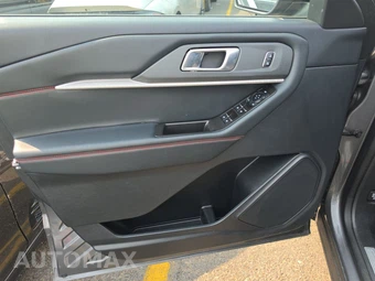 2025 Ford Explorer ST-Line - miniatura 9