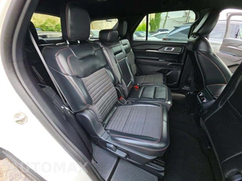 2025 Ford Explorer ST-Line - miniatura 17