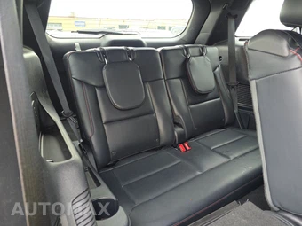 2025 Ford Explorer ST-Line - miniatura 14