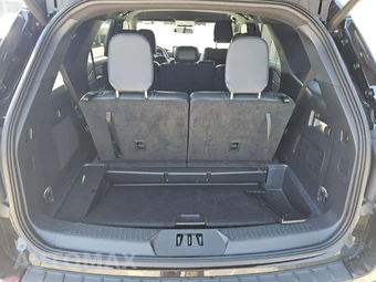 2025 Ford Explorer ST-Line - miniatura 12