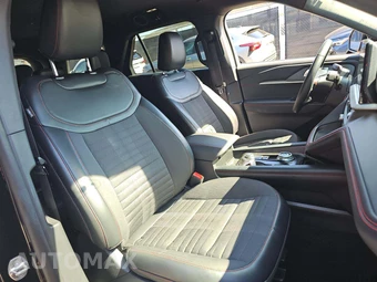 2025 Ford Explorer ST-Line - miniatura 16