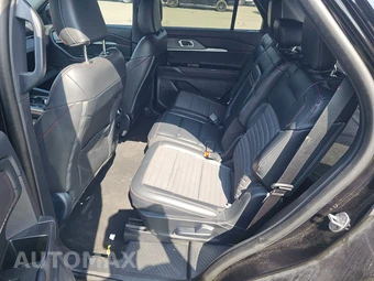 2025 Ford Explorer ST-Line - miniatura 13