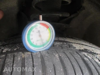 2025 Ford Explorer ST-Line - miniatura 23