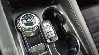2025 Ford Explorer ST-Line - miniatura 19
