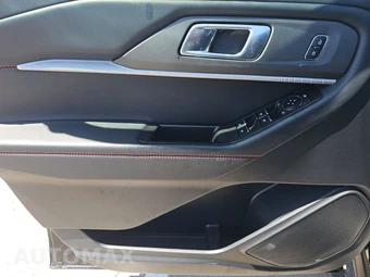 2025 Ford Explorer ST-Line - miniatura 9