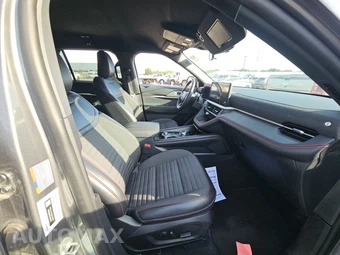 2025 Ford Explorer ST-Line - miniatura 8