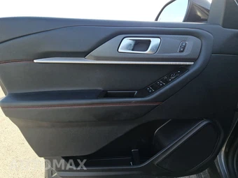 2025 Ford Explorer ST-Line - miniatura 9