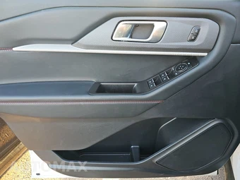 2025 Ford Explorer ST-Line - miniatura 9