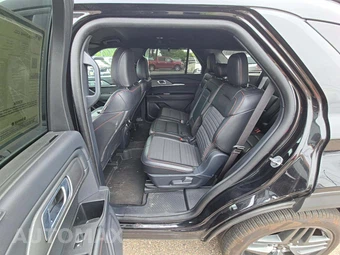 2025 Ford Explorer ST-Line - miniatura 13
