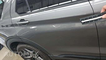2025 Ford Explorer ST-Line - miniatura 29