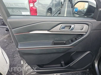 2025 Ford Explorer ST-Line - miniatura 9