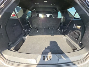 2025 Ford Explorer ST-Line - miniatura 17