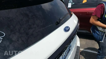 2025 Ford Explorer ST-Line - miniatura 28
