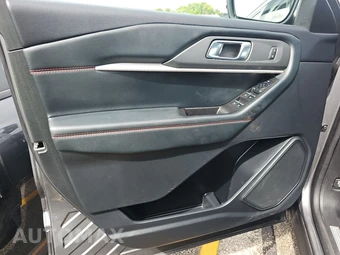 2025 Ford Explorer ST-Line - miniatura 9
