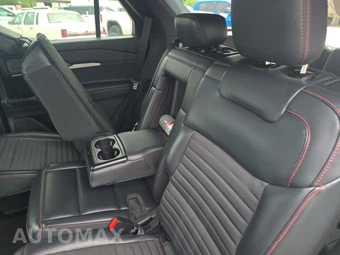 2025 Ford Explorer ST-Line - miniatura 13