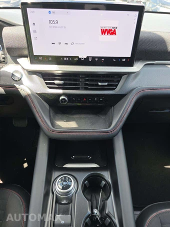 2025 Ford Explorer ST-Line - miniatura 10