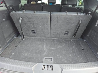 2025 Ford Explorer ST-Line - miniatura 17