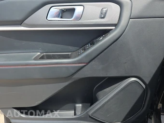 2025 Ford Explorer ST-Line - miniatura 9