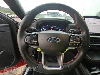 2025 Ford Explorer ST-Line - miniatura 16