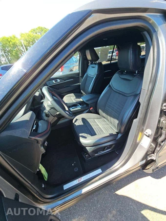2025 Ford Explorer ST-Line - miniatura 3