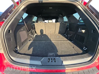 2025 Ford Explorer ST-Line - miniatura 17