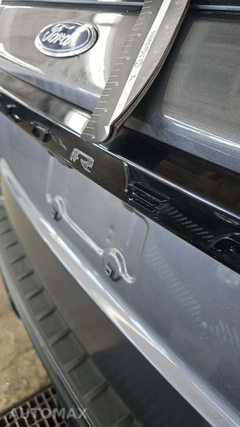 2025 Ford Explorer ST-Line - miniatura 23
