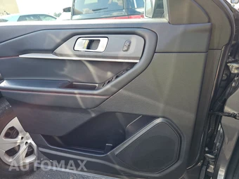 2025 Ford Explorer ST-Line - miniatura 9
