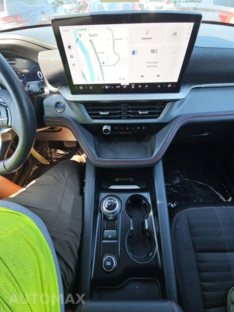 2025 Ford Explorer ST-Line - miniatura 7