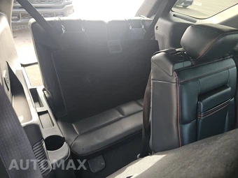 2025 Ford Explorer ST-Line - miniatura 14