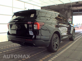 2025 Ford Explorer ST-Line - miniatura 4