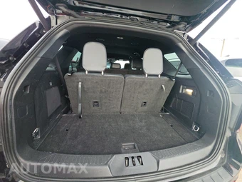 2025 Ford Explorer ST-Line - miniatura 17