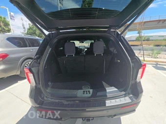 2025 Ford Explorer ST-Line - miniatura 14