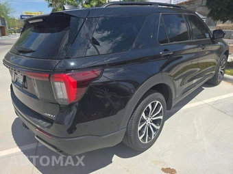 2025 Ford Explorer ST-Line - miniatura 3