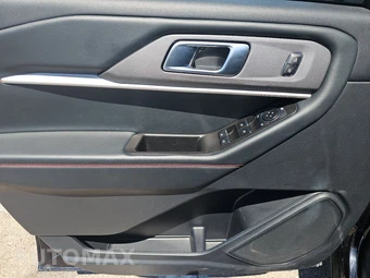 2025 Ford Explorer ST-Line - miniatura 9
