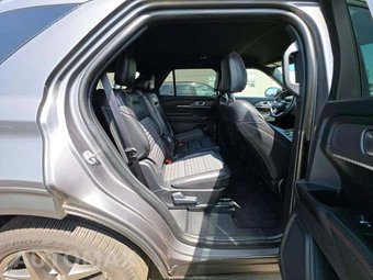 2025 Ford Explorer ST-Line - miniatura 14