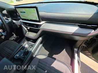 2025 Ford Explorer ST-Line - miniatura 17