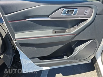 2025 Ford Explorer ST-Line - miniatura 9