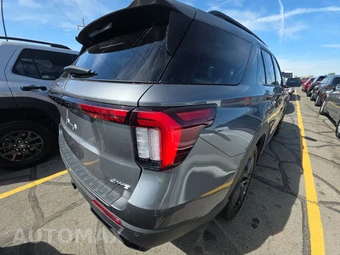 2025 Ford Explorer ST-Line - miniatura 4