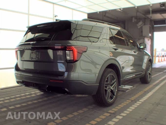 2025 Ford Explorer ST-Line - miniatura 4
