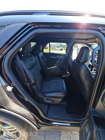 2025 Ford Explorer ST-Line - miniatura 14