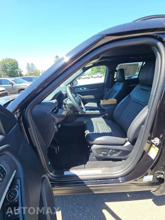2025 Ford Explorer ST-Line - miniatura 3