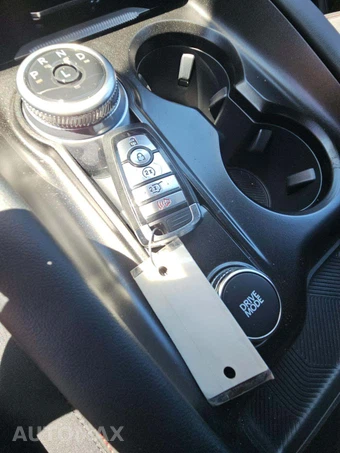 2025 Ford Explorer ST-Line - miniatura 5