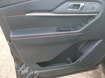 2025 Ford Explorer ST-Line - miniatura 9
