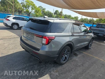 2025 Ford Explorer ST-Line - miniatura 4