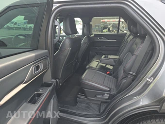 2025 Ford Explorer ST-Line - miniatura 13